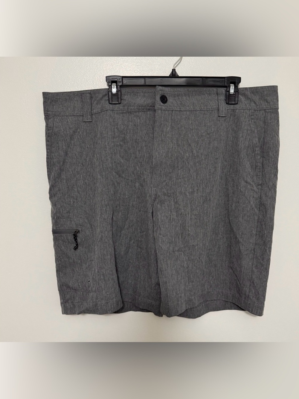 Magellan Outdoors Gray Cargo Shorts with Zip Pocket
